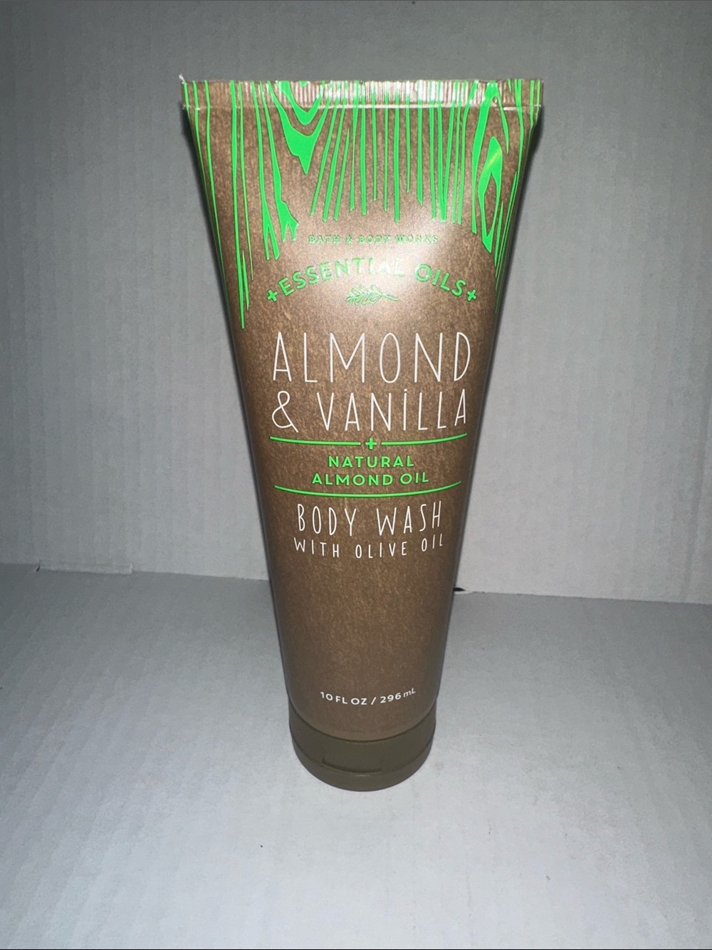 Bath & Body Works Almond & Vanilla Body Wash - Brown & Green Accents